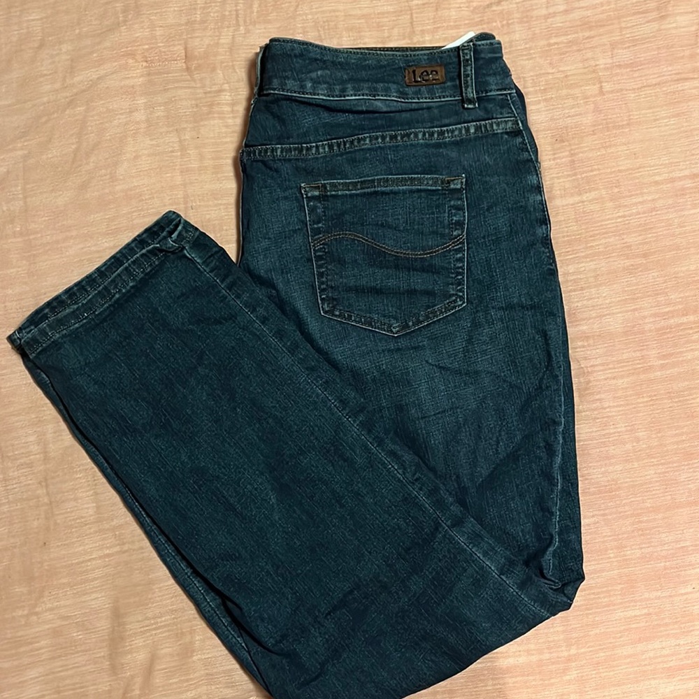 Lee Relaxed Fit Straight Leg Mid Rise Jeans